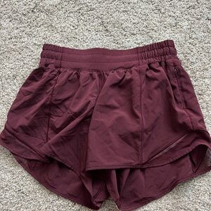 Lululemon Hotty Hot shorts - size 4 tall